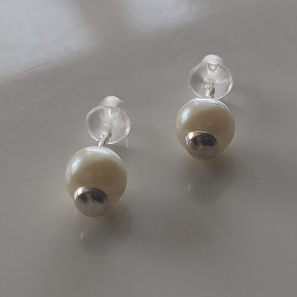 .925 Silver Vintage Stud Post Earrings 0.6 Grams